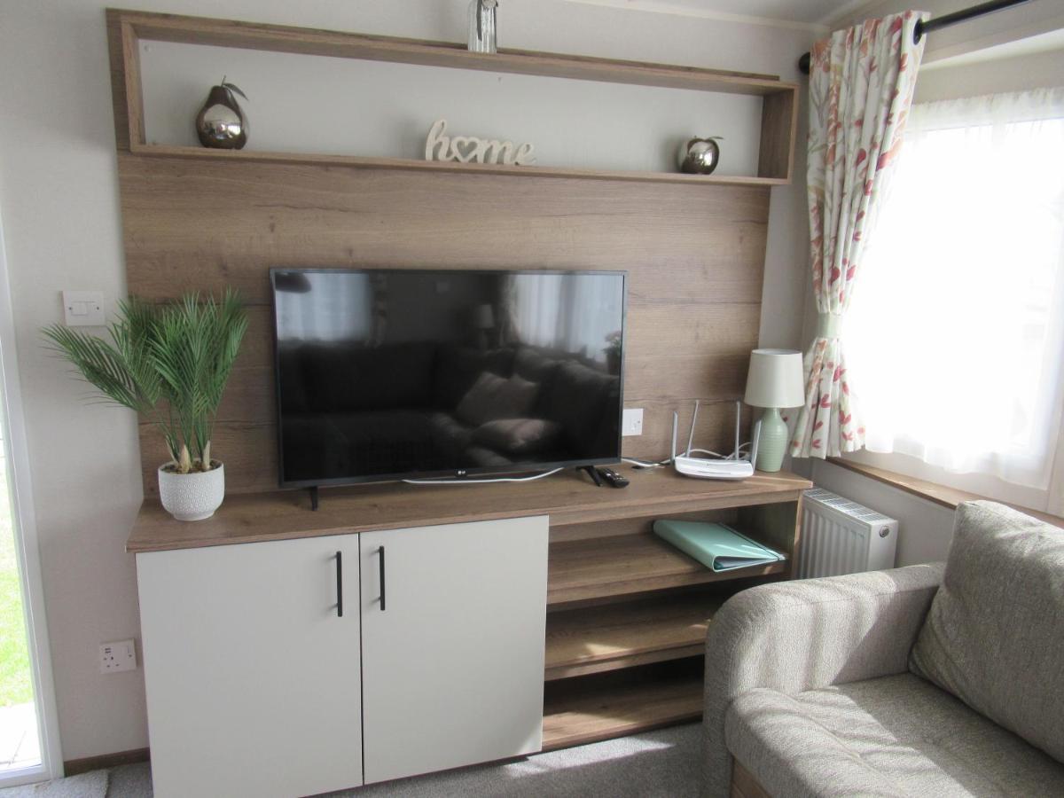 Chichester Lakeside Self-Catering Holiday Home Eksteriør bilde